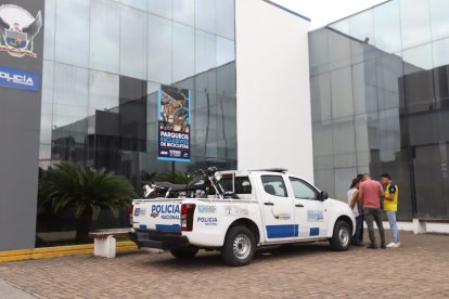 Los sujetos son sospechosos de robar a varias personas del sector.