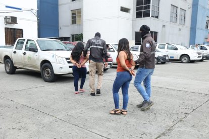 Dos mujeres fueron detenidas durante un allanamiento en Mapasingue.