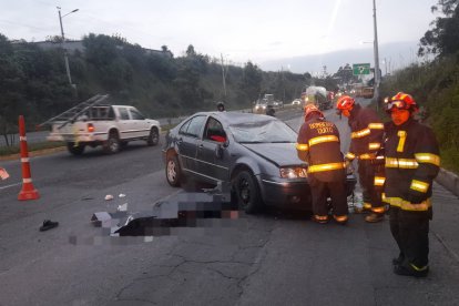 El conductor del vehículo al parecer no llevaba puesto el cinturón de seguridad.