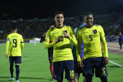 Kendry Paéz durante la celebración del gol.