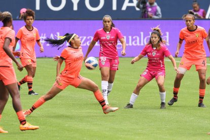 Barcelona y Dragonas Independiente del Valle se presentan como candidatos al título del torneo.