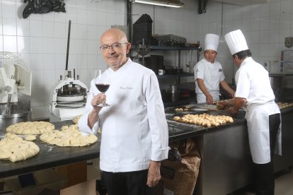 Santiago Gangotena era un físico reconocido que escribió artículos sobre ciencia y educación.