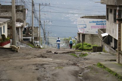 Las calles de este barrio capitalino no son asfaltadas, lo que impide el acceso de patrulleros.