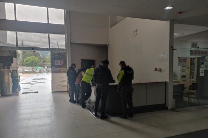 El sospechoso de violación fue capturado y trasladado a la Unidad de Vigilancia Comunitaria.