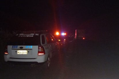 Hallan a una mujer amarrada y baleada.