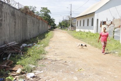 En Durán, un cuerpo fue encontrado detrás de una escuela, en la cooperativa Los Cerezos.