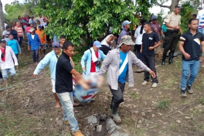 Los cuerpos fueron trasladados hasta la morgue del cantón Daule para la necropsia de ley.