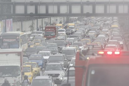 Debido al incendio se generó caos vehicular en la avenida Pedro Menéndez.