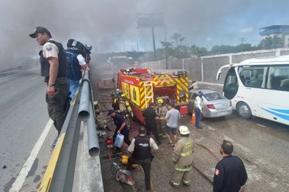 La alerta de incendio se registró la madrugada de este jueves 27 de abril.