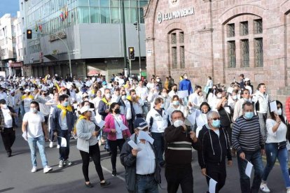Habitantes de 153 barrios se unieron a la marcha por la seguridad en Ambato.