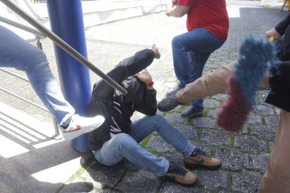 Los golpes y acciones violentas en contra de delincuentes o sospechosos se han vuelto recurrentes en el país.