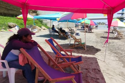 Los operadores turísticos de los balnearios esperaban el arribo de los turistas para hacer ‘billete’.