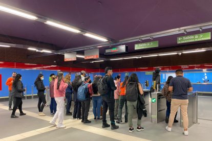 El Metro de Quito empezó su operación comercial la mañana de ayer, 02 de mayo.