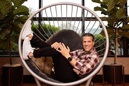 Marco Antonio Regil Sánchez es un locutor y presentador mexicano. Primo de Bárbara de Regil