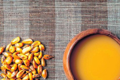 Esta bebida era consumida por los incas. Actualmente se la usa para adobar carnes e incluso pescados.