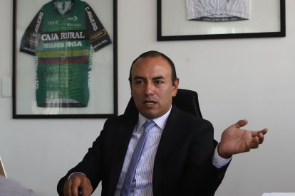 Santiago Rosero, presidente de la Federación Ecuatoriana de Ciclismo, no comparte la forma de manejar las asignaciones de parte del Ministerio.