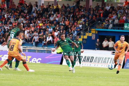 Cristhian Solano es el goleador de Orense, con 3 anotaciones.