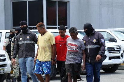 Los detenidos fueron presentados en el Cuartel Modelo de la Policía Nacional, en Guayaquil