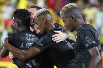 Barcelona fue una fiesta de goles ante el campeón Aucas.