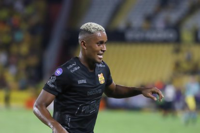 Fidel Martínez y su alegría en la goleada ante Aucas.