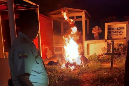 Le prendieron fuego a los objetos encontrados.