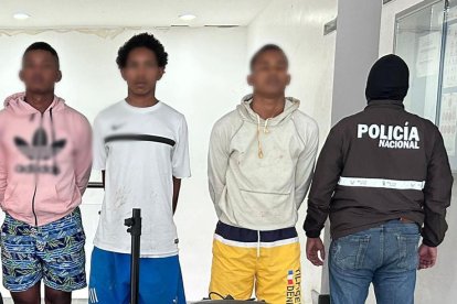 Los detenidos son Joel Donato S., de 20 años de edad; Richard Raúl A., de 20 años de edad;  y José Eduardo C., de 22 años de edad.