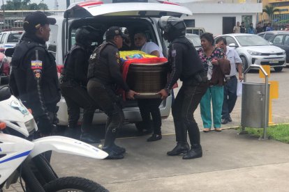 Después de la misa los restos de Lenin fueron trasladados a su natal cantón Milagro, en la provincia del Guayas.