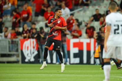 El volante Bryan García, de 22 años, fue separado provisionalmente del Athletico Paranaense, club brasileño al que llegó a inicios de la temporada pasada.