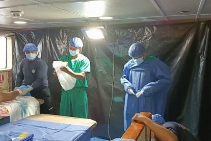 La cirugía se realizó de emergencia dentro del barco pesquero Gold Tuna, el pasado 5 de mayo del 2023.