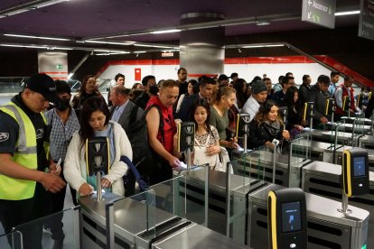 La falla en los lectores de los boletos era algo recurrente en las paradas.