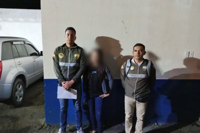 La presunta agresora fue detenida horas después del hecho. En la audiencia le dictaron medidas cautelares.