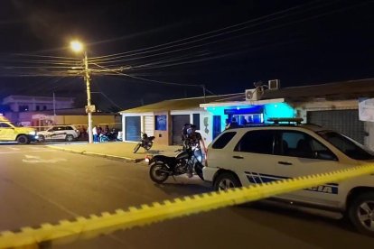 La Policía Nacional espera encontrar detalles de los asesinos con los videos grabados en el local.