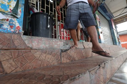 Cámaras de seguridad grabaron este reciente atentado en contra de un local porteño.