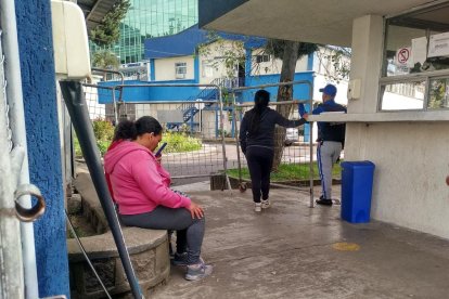 En la morgue, durante este 15 de mayo, se esperaba la llegada de parientes del hombre que estaba muerto dentro de una maleta.