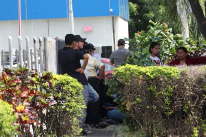 En uno de los hechos, las victimarios llegaron en una lancha y atacaron a dos hombres. La Zona 8 ya registra 882 muertes violentas, en este año.