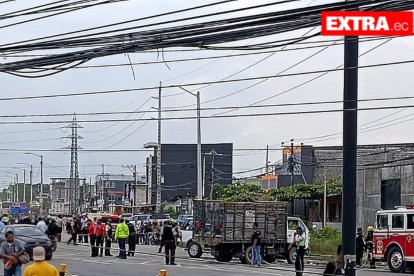 Así quedaron los vehículos afectados por el atentado en Durán.
