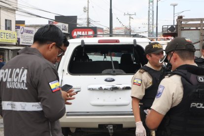Así terminó la camioneta en la que se desplazaba el alcalde de Durán, Luis Chonillo