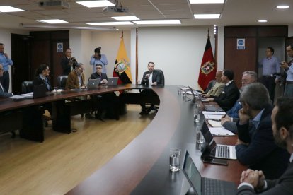 A puerta cerrada se llevó a cabo la reunión para tratar la situación del Metro de Quito.