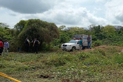El lunes sus familiares encontraron un zapato y una camisa que pertenecían al hombre.