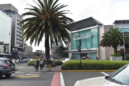 El menor y el padre desaparecieron cerca de un centro comercial de Quito.
