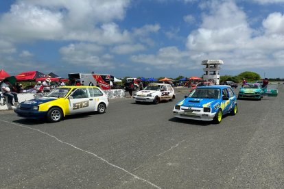 Carros de todo el país compitieron por segunda vez en Santa Elena.