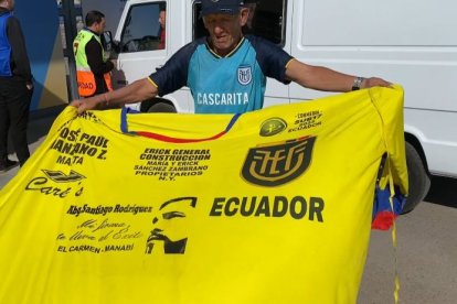 'Cascarita' llegó hasta San Juan para apoyar a la miniTri.