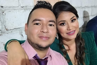 La pareja se encontraba en el restaurante cuando ocurrió la balacera.