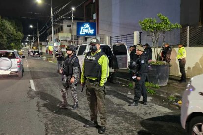 La policía realizó operativos y activó chats para dar con los sospechosos.