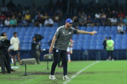 Miguel Rondelli apenas ha ganado dos encuentros con Emelec, de las 11 fechas disputadas hasta ahora en la LigaPro.