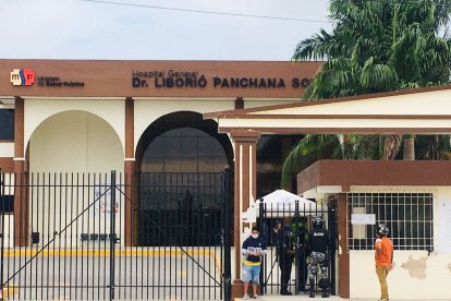 El hospital de Santa Elena, donde fueron trasladados los heridos del ataque en Montañita, tiene resguardo policial