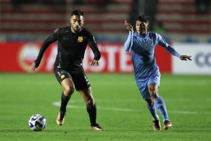 Barcelona iguala sin goles ante el Bolívar de Bolivia, en el duelo que se disputa en La Paz.