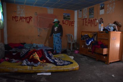 En este lugar duermen los menores que perdieron a su madre, la noche del 30 de abril de 2023 en Papahurco, Salcedo, Cotopaxi.