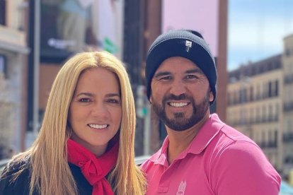 La presentadora con su esposo durante uno de sus viajes.