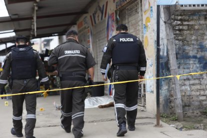 El sitio en donde ocurrió el hecho fue acordonado por agentes policiales.